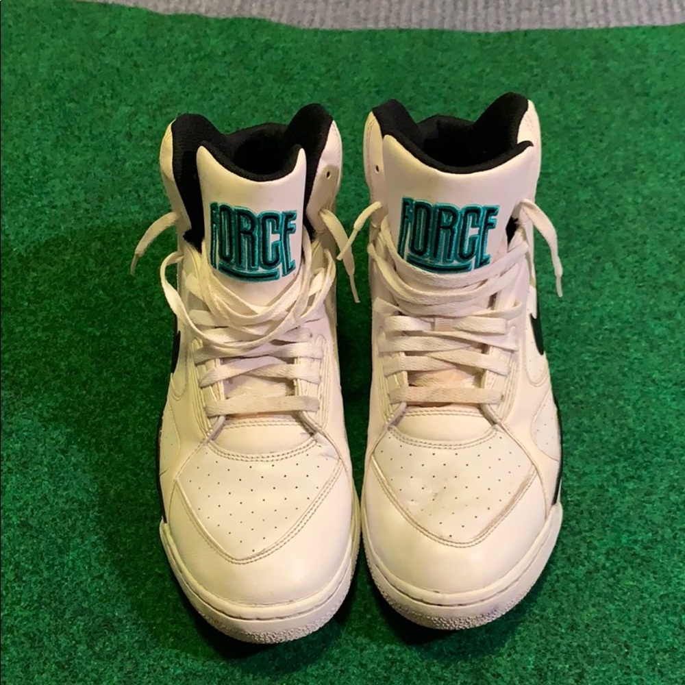 Nike Air Force 180